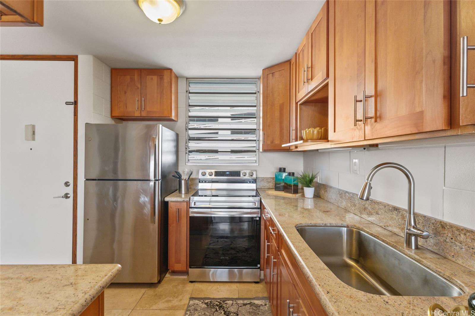 1320 Alexander Street  Unit 901