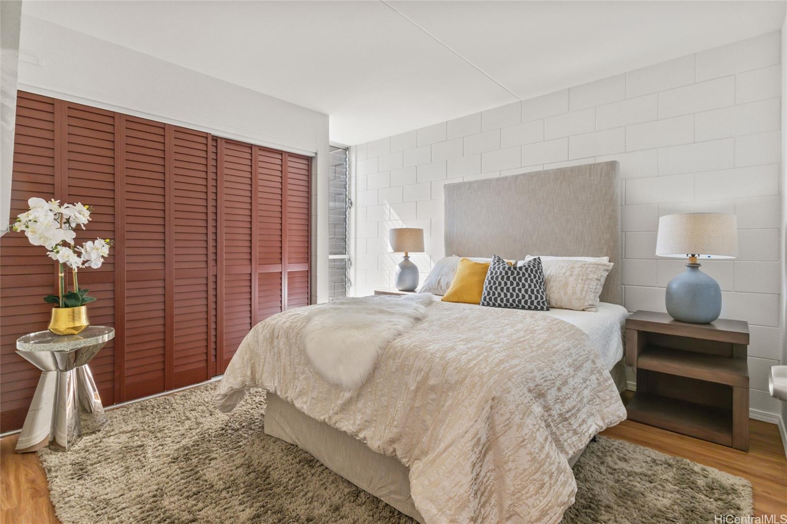 1320 Alexander Street  Unit 901