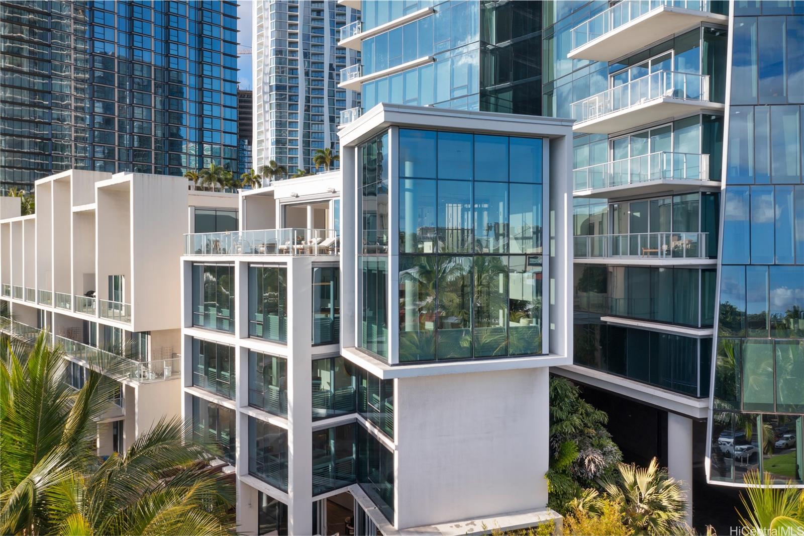 1118 Ala Moana Boulevard  Unit 1