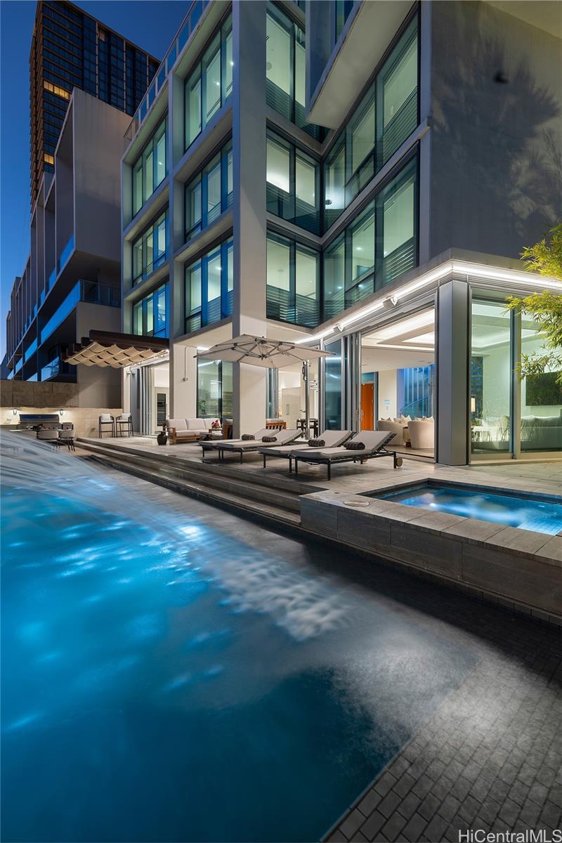 1118 Ala Moana Boulevard  Unit 1