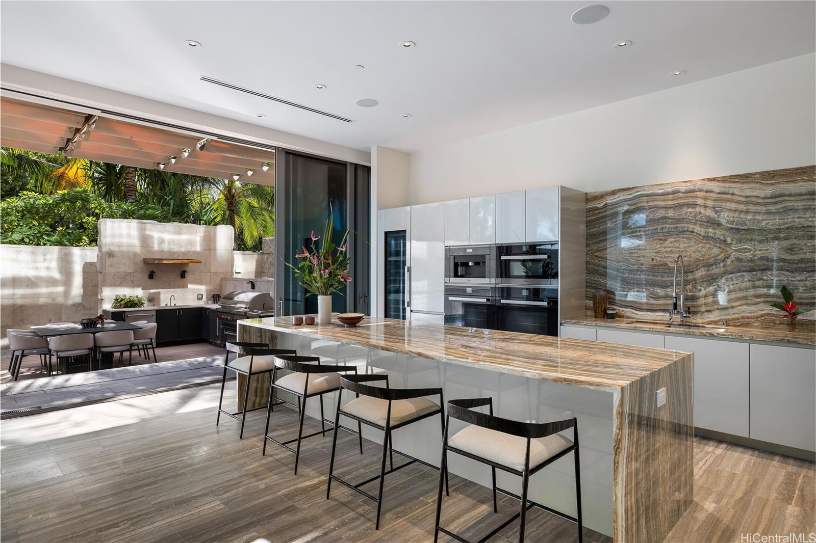 1118 Ala Moana Boulevard  Unit 1