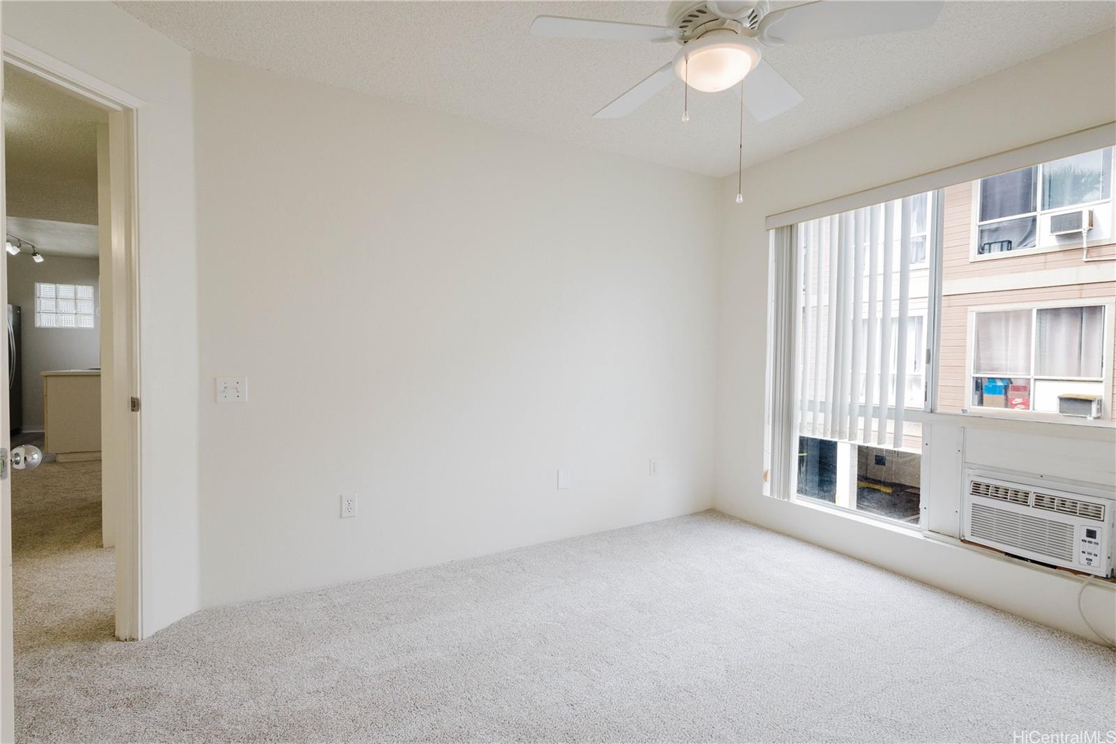 Photo 16 of 25