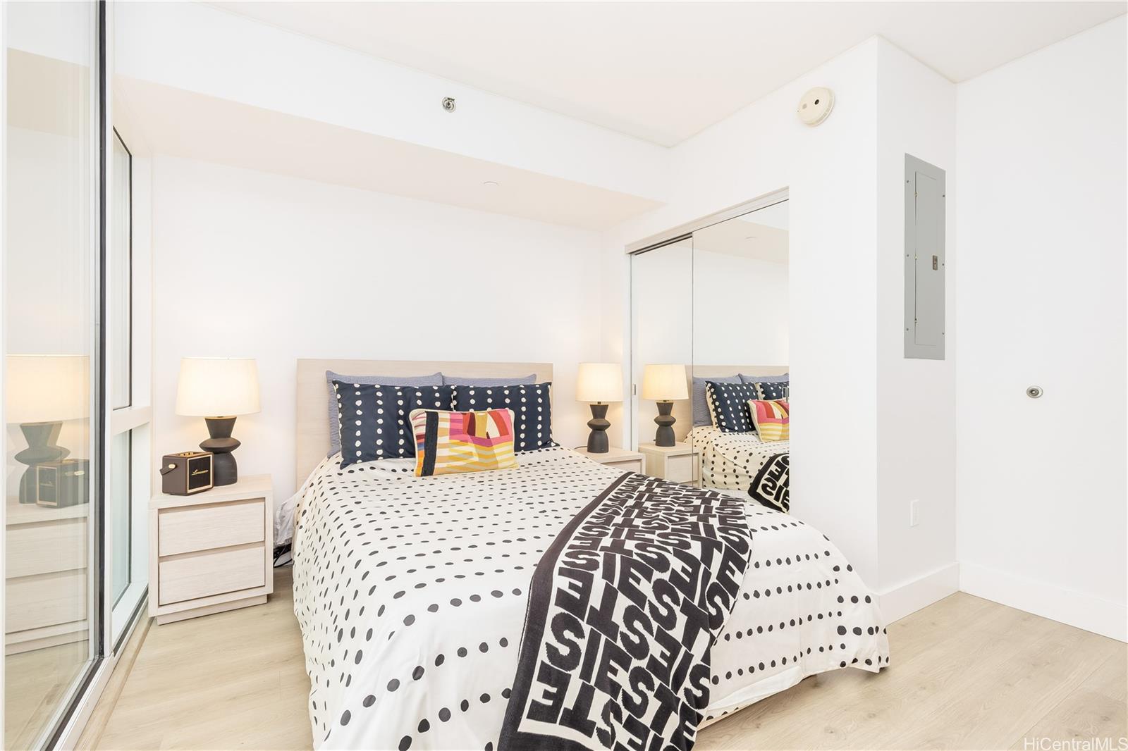 909 Kapiolani Boulevard  Unit 1607