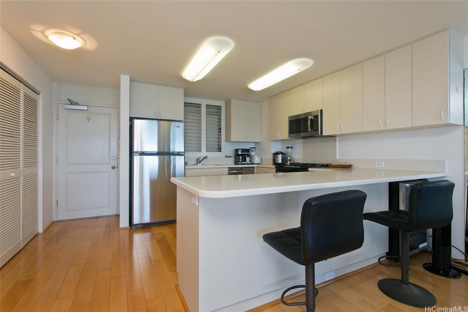 2895 Kalakaua Avenue  Unit 1202