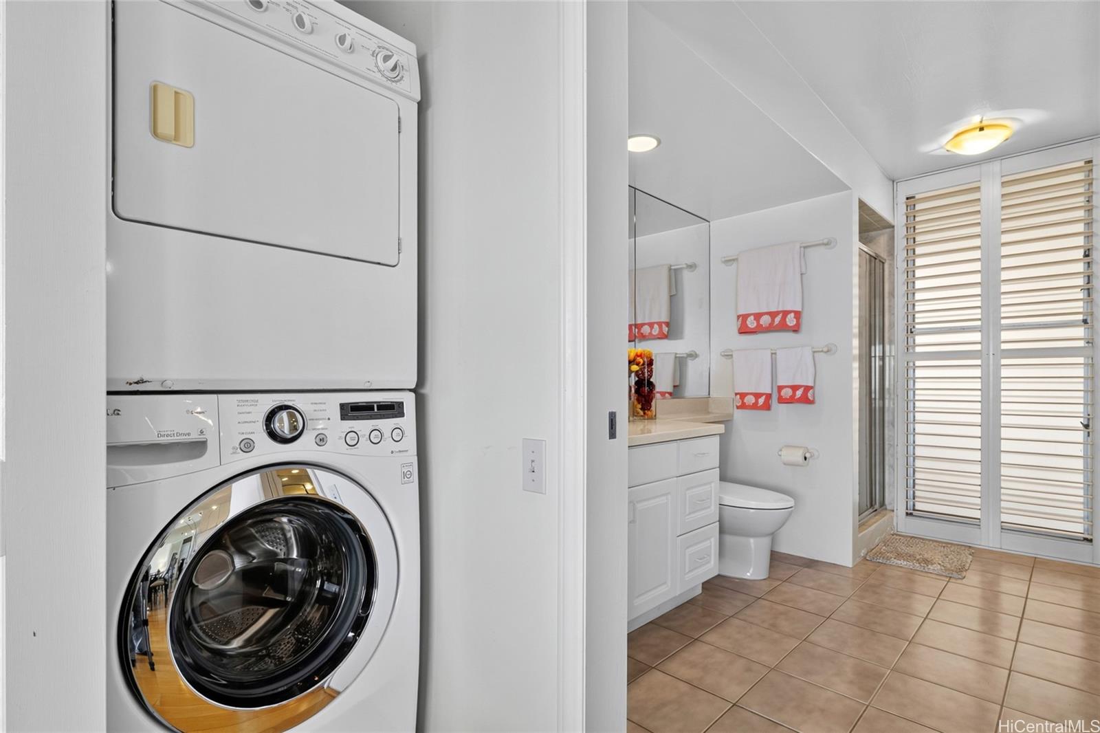 2895 Kalakaua Avenue  Unit 1202