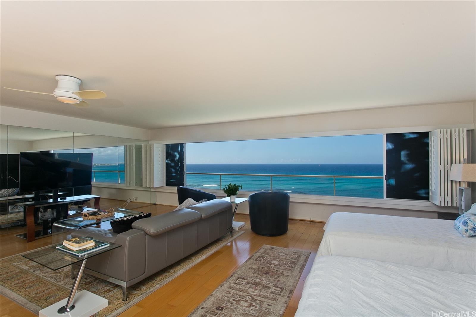 2895 Kalakaua Avenue  Unit 1202