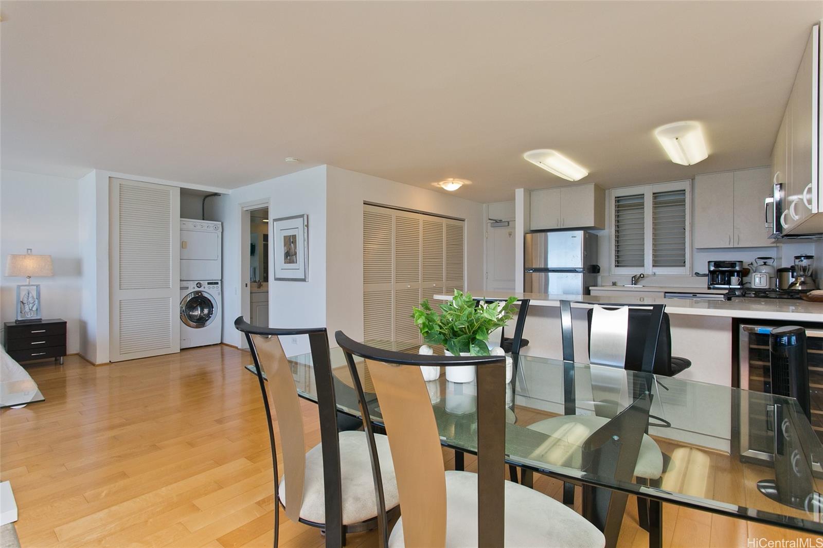 2895 Kalakaua Avenue  Unit 1202