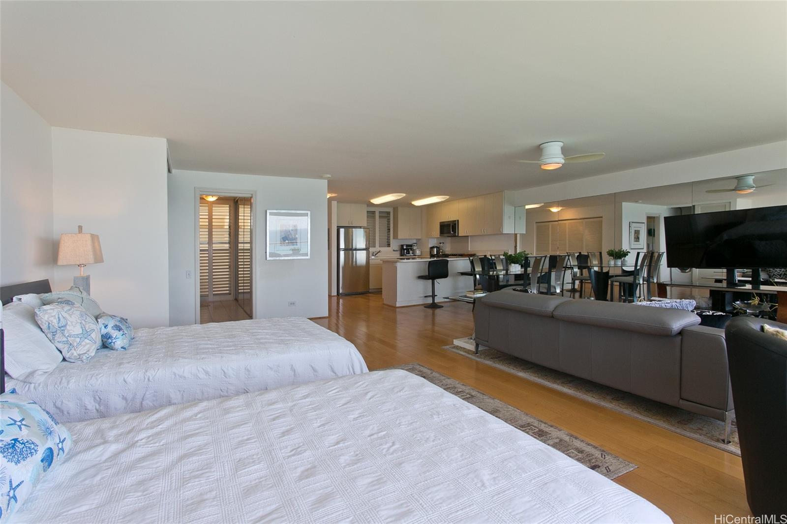 2895 Kalakaua Avenue  Unit 1202