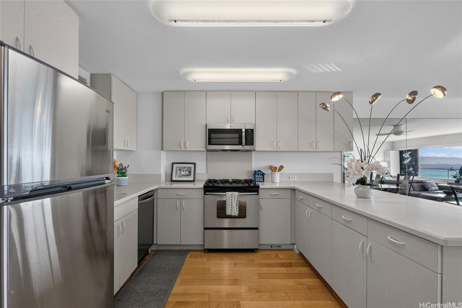 2895 Kalakaua Avenue  Unit 1202