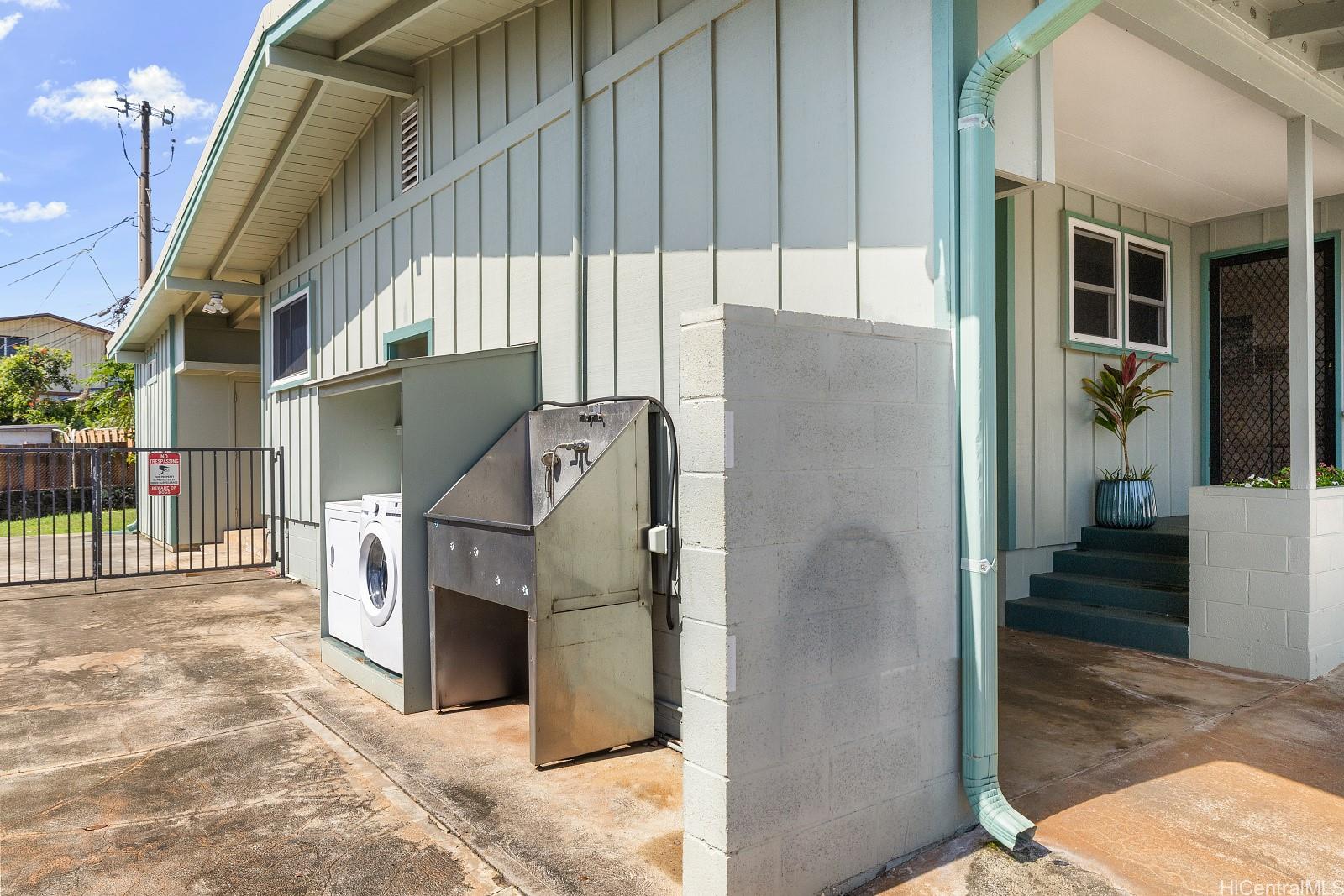 Photo 21 of 25