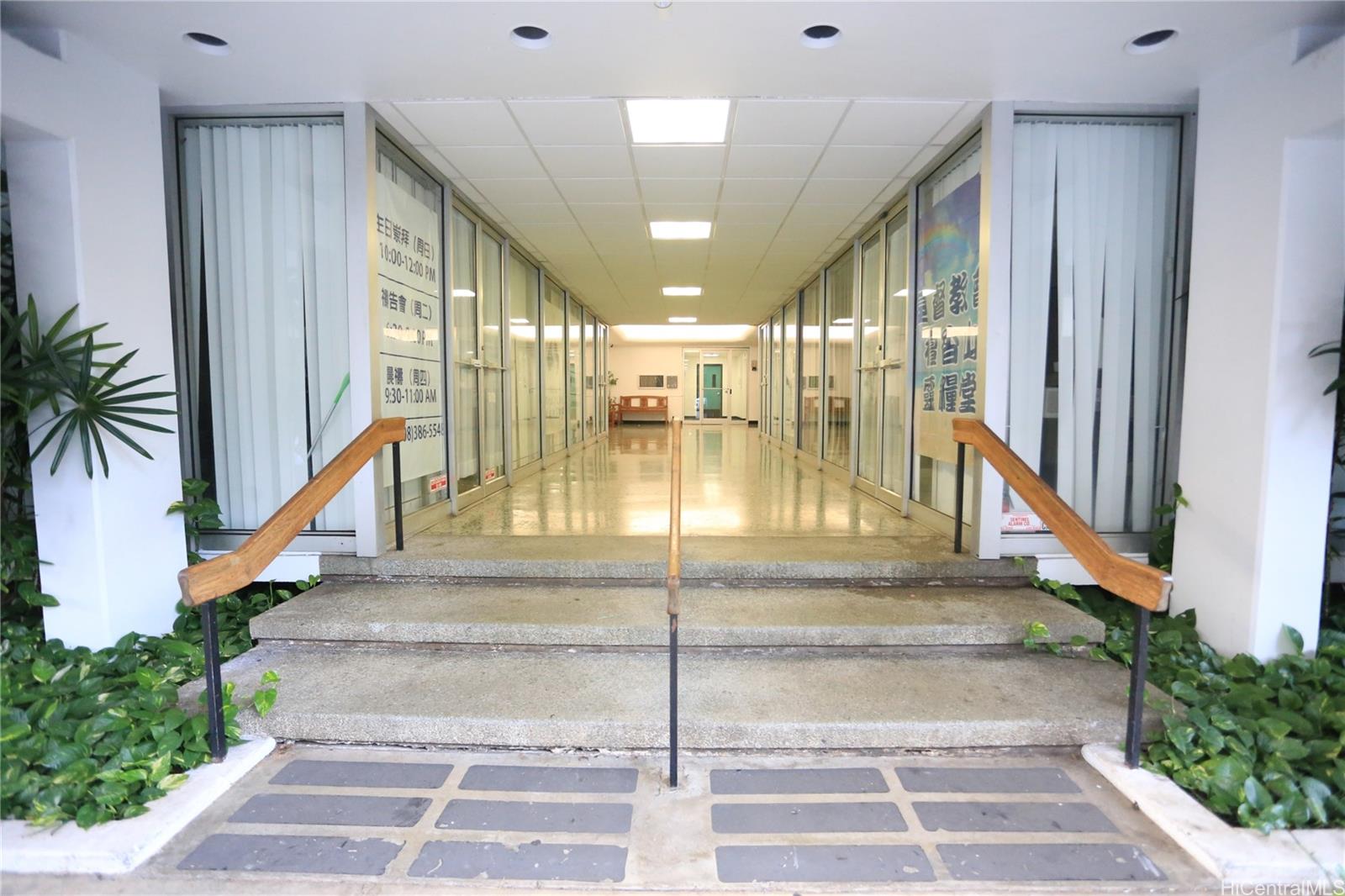 1560 Kanunu Street 613