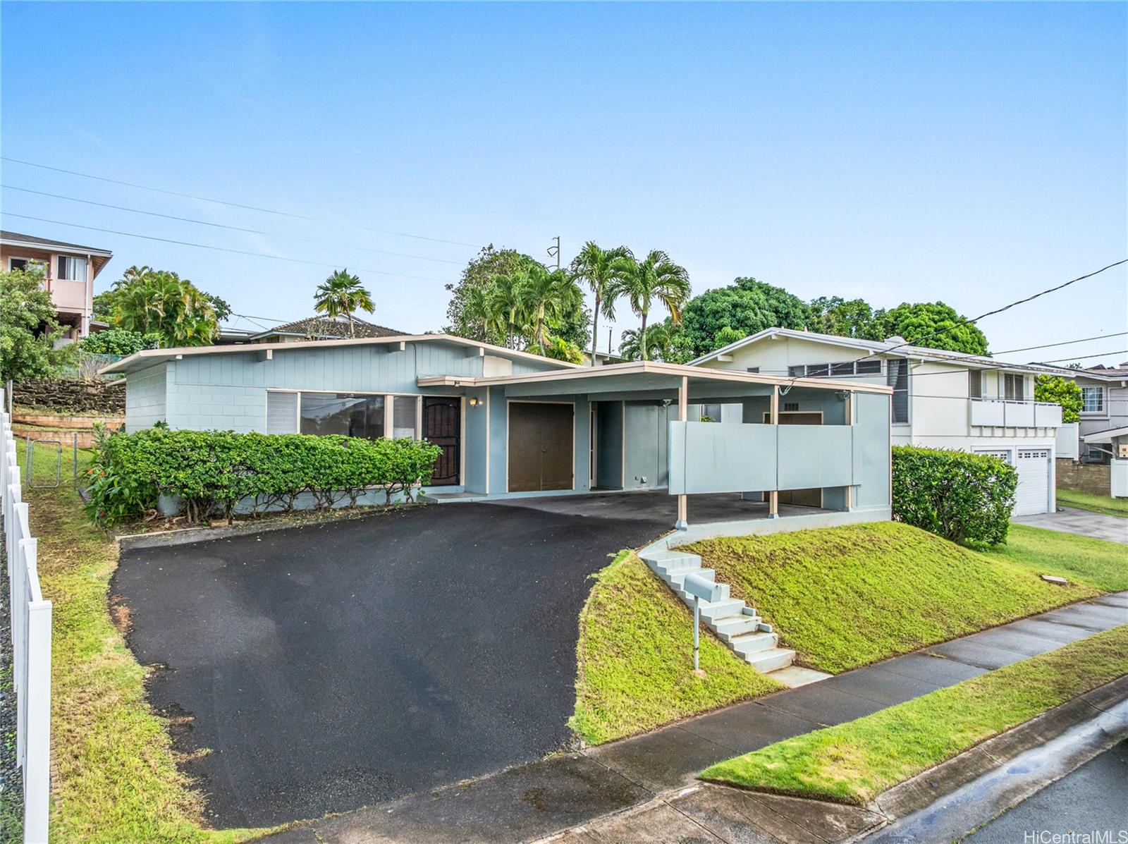 1427 Puanakau Street