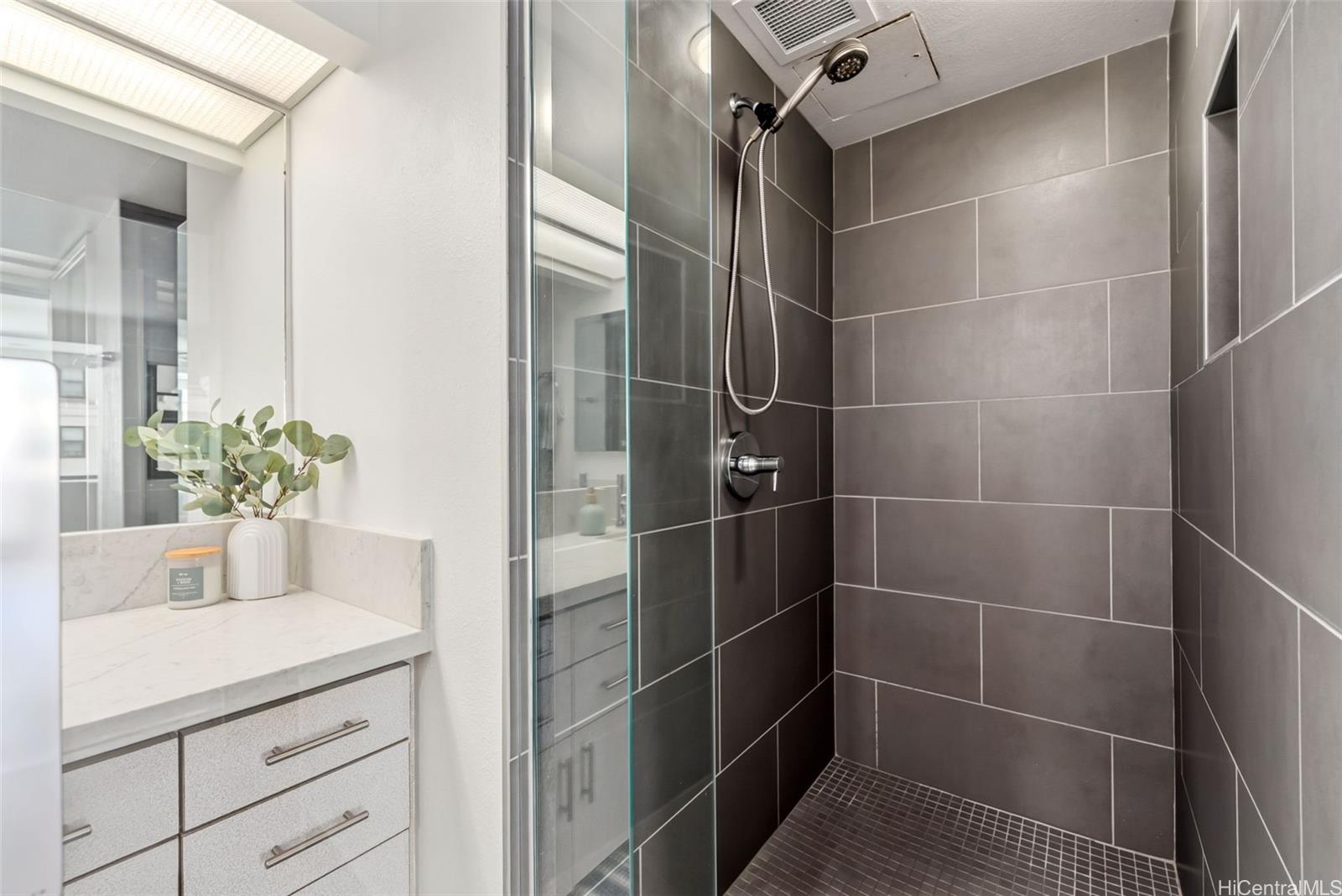545 Queen Street  Unit 543