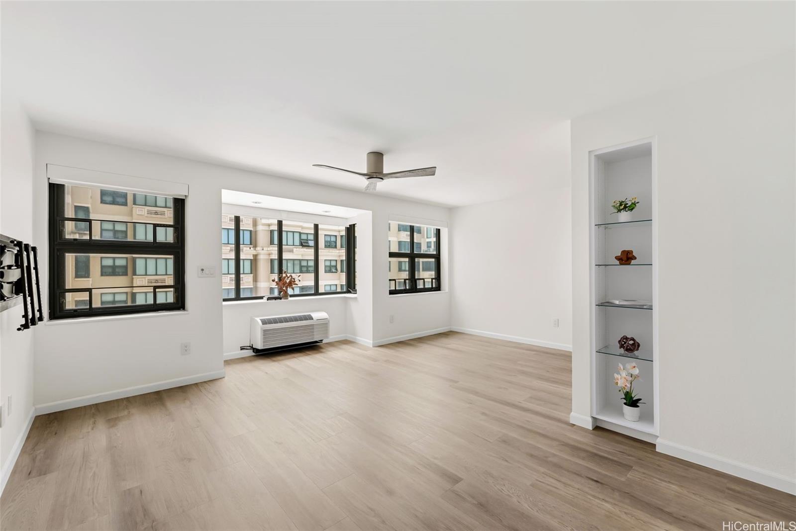 545 Queen Street  Unit 543