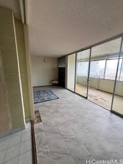 Photo 18 of 25