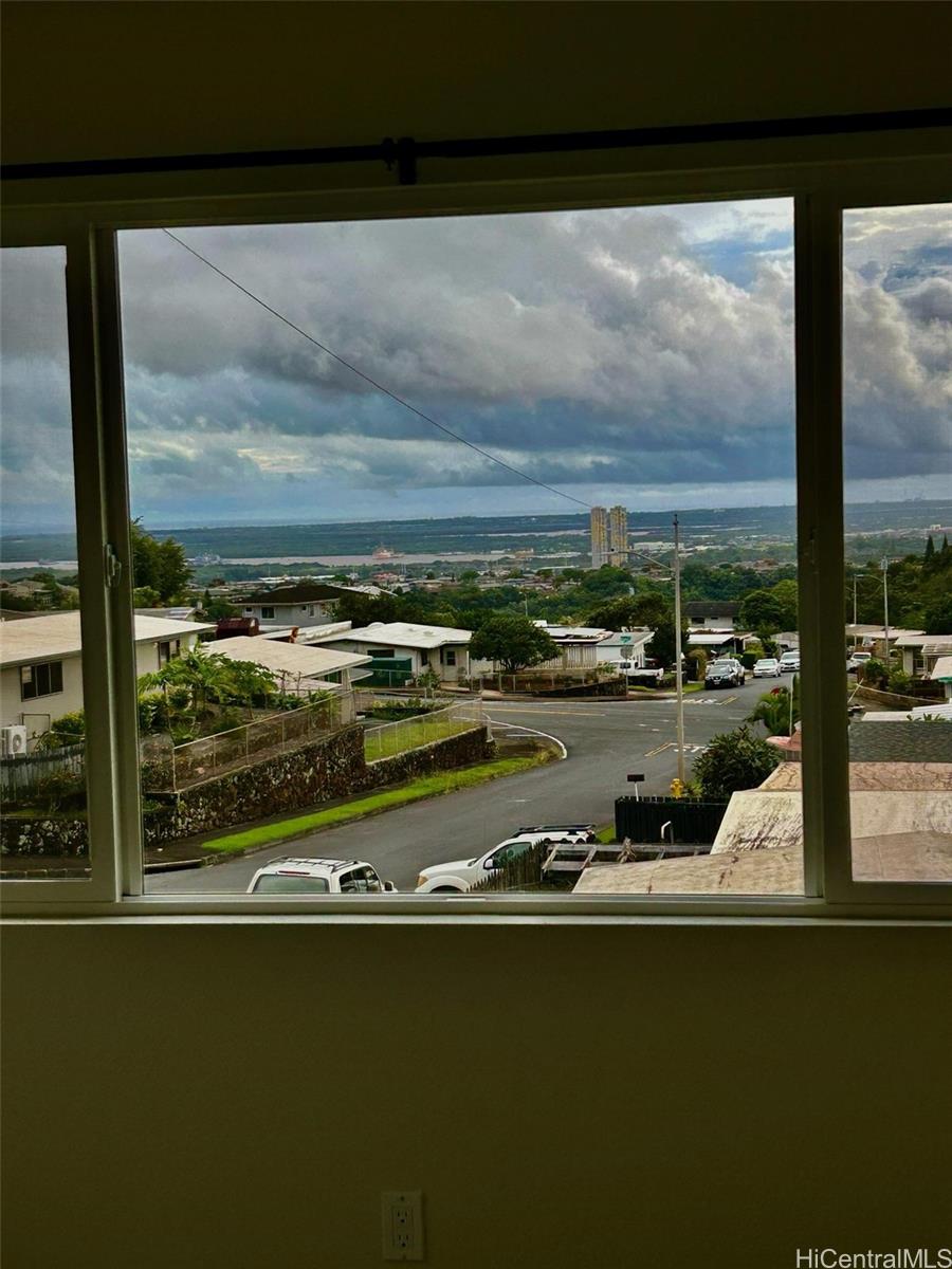 Photo 16 of 24