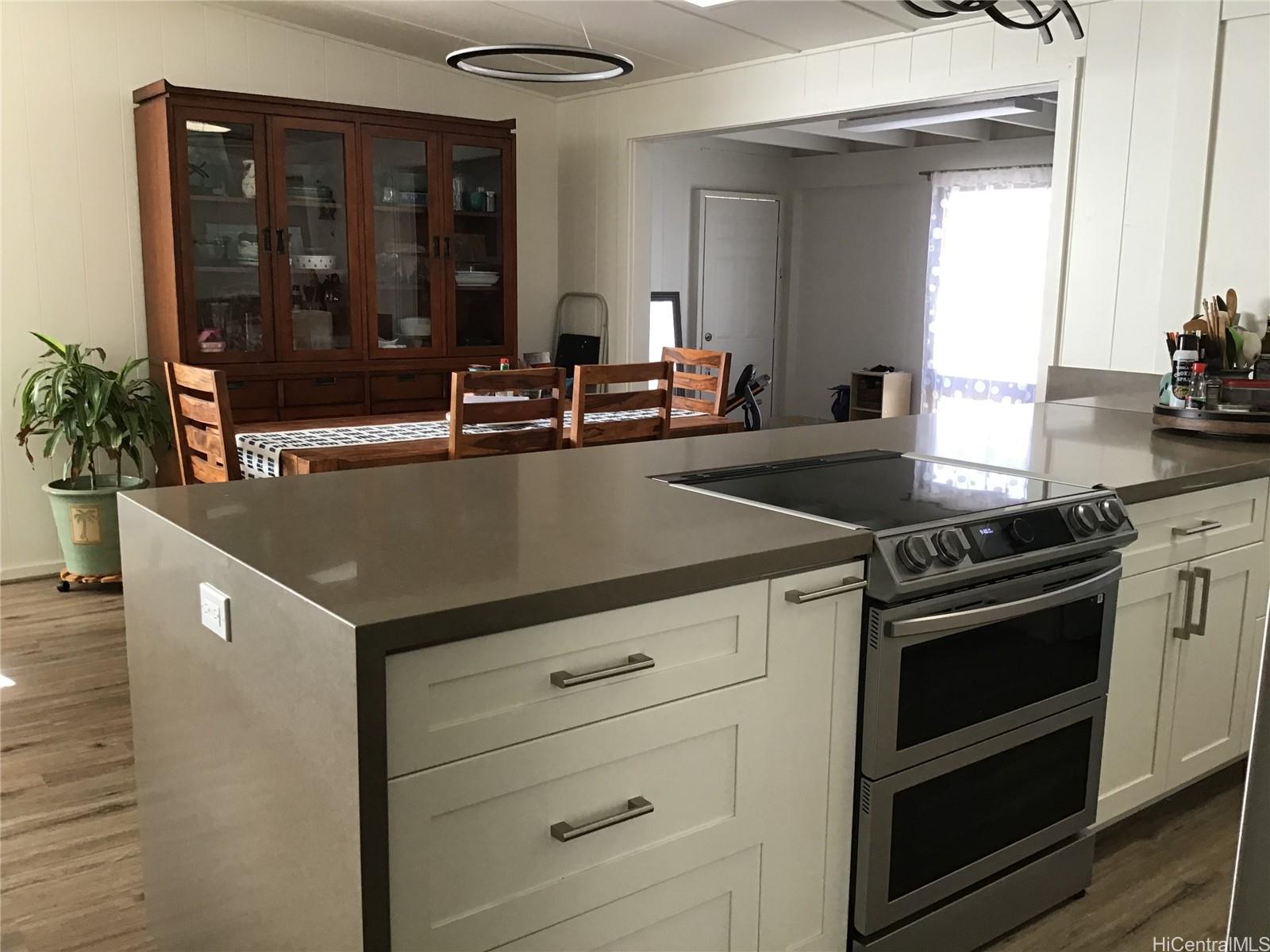 Photo 4 of 24