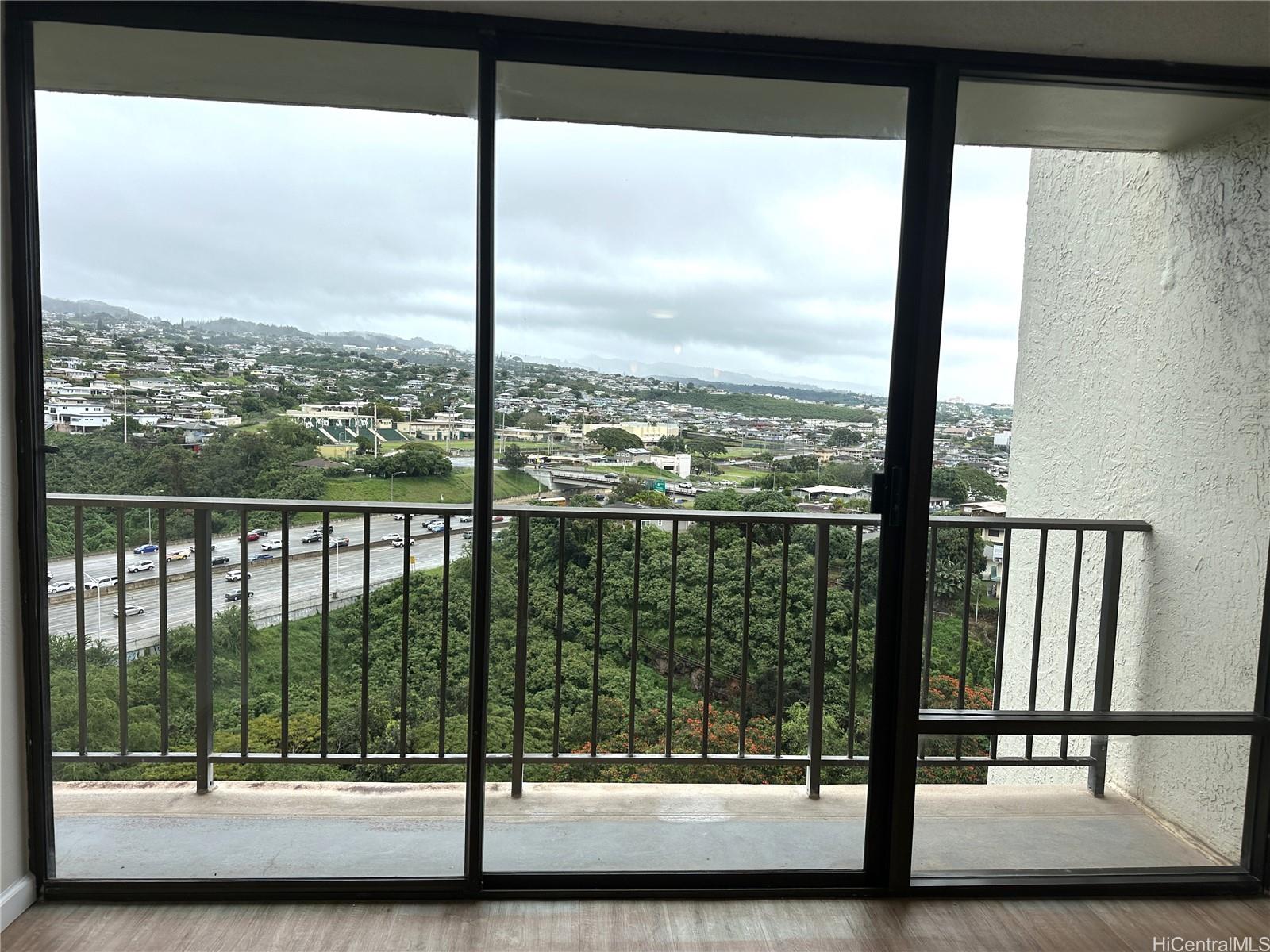 Photo 8 of 25