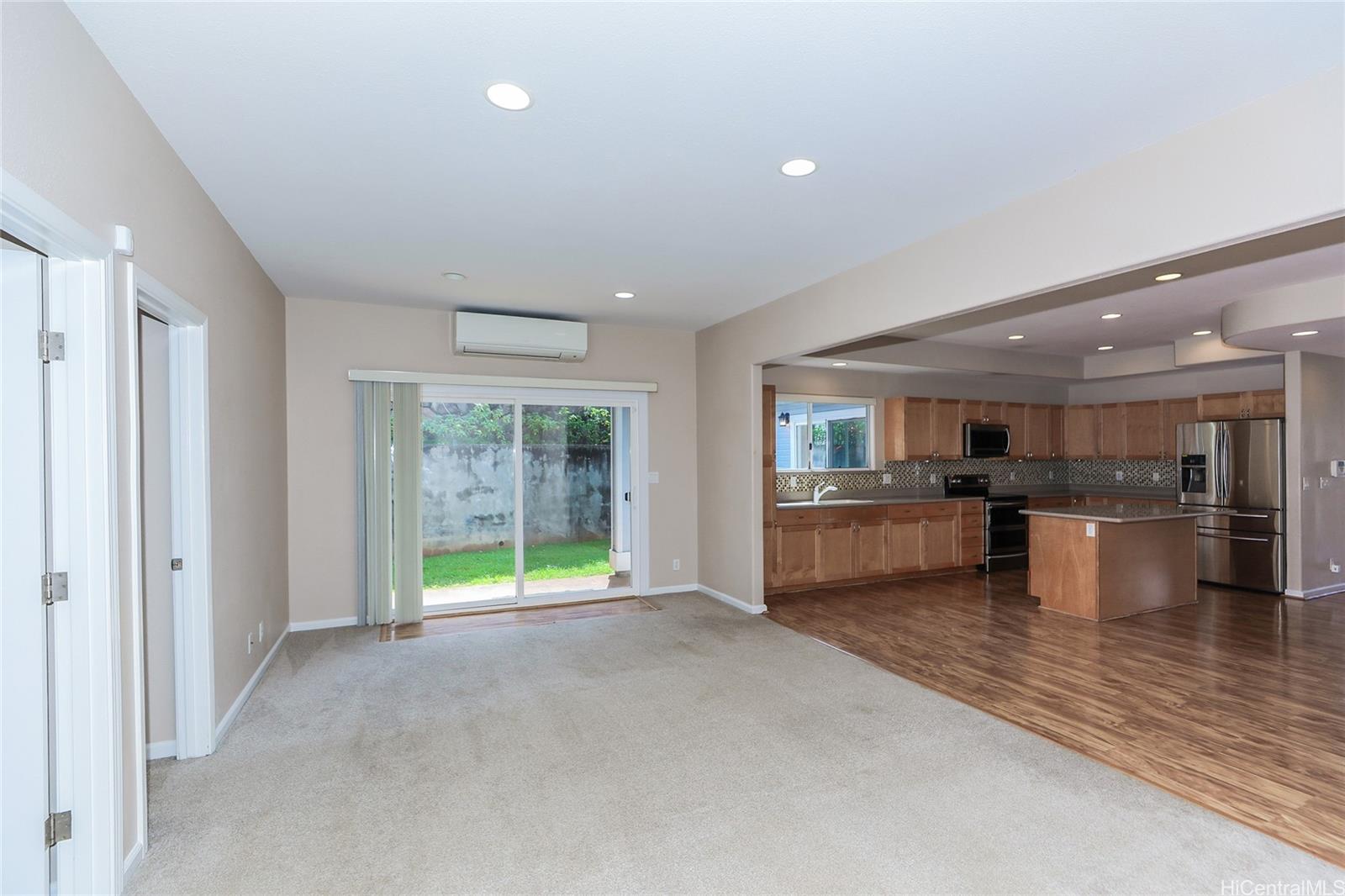 Photo 9 of 22