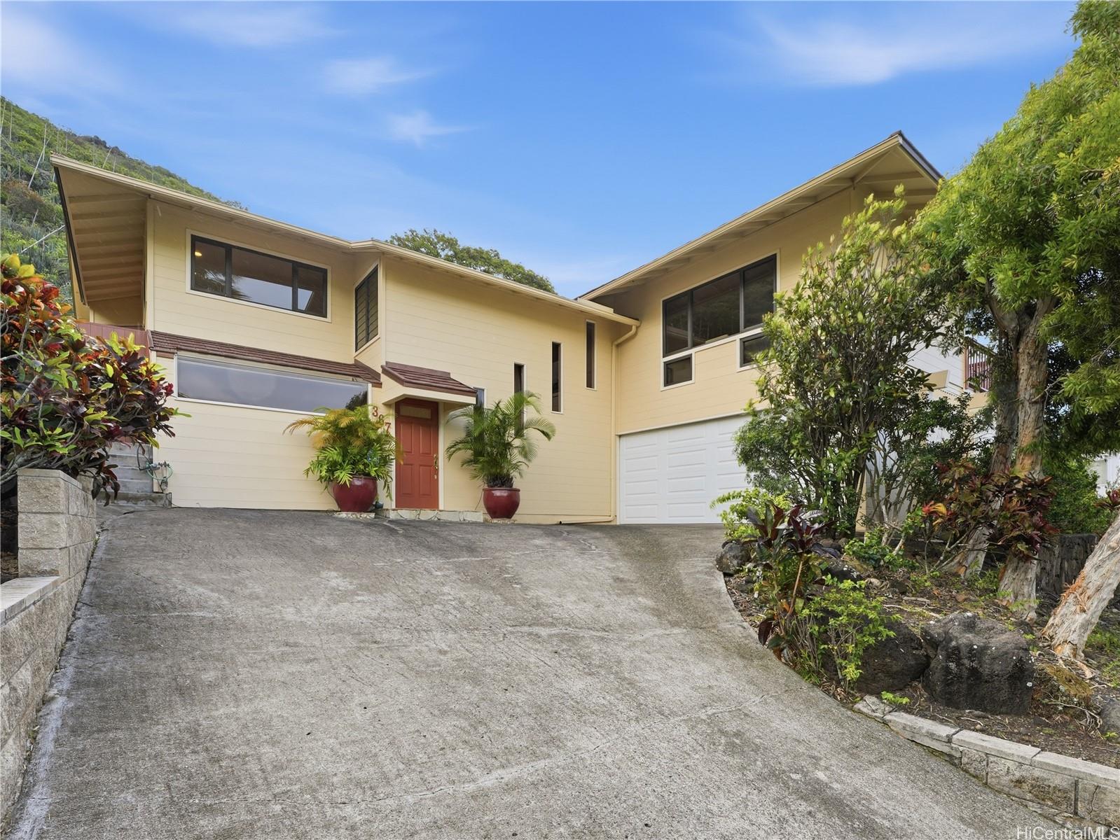 367 Mamaki Street