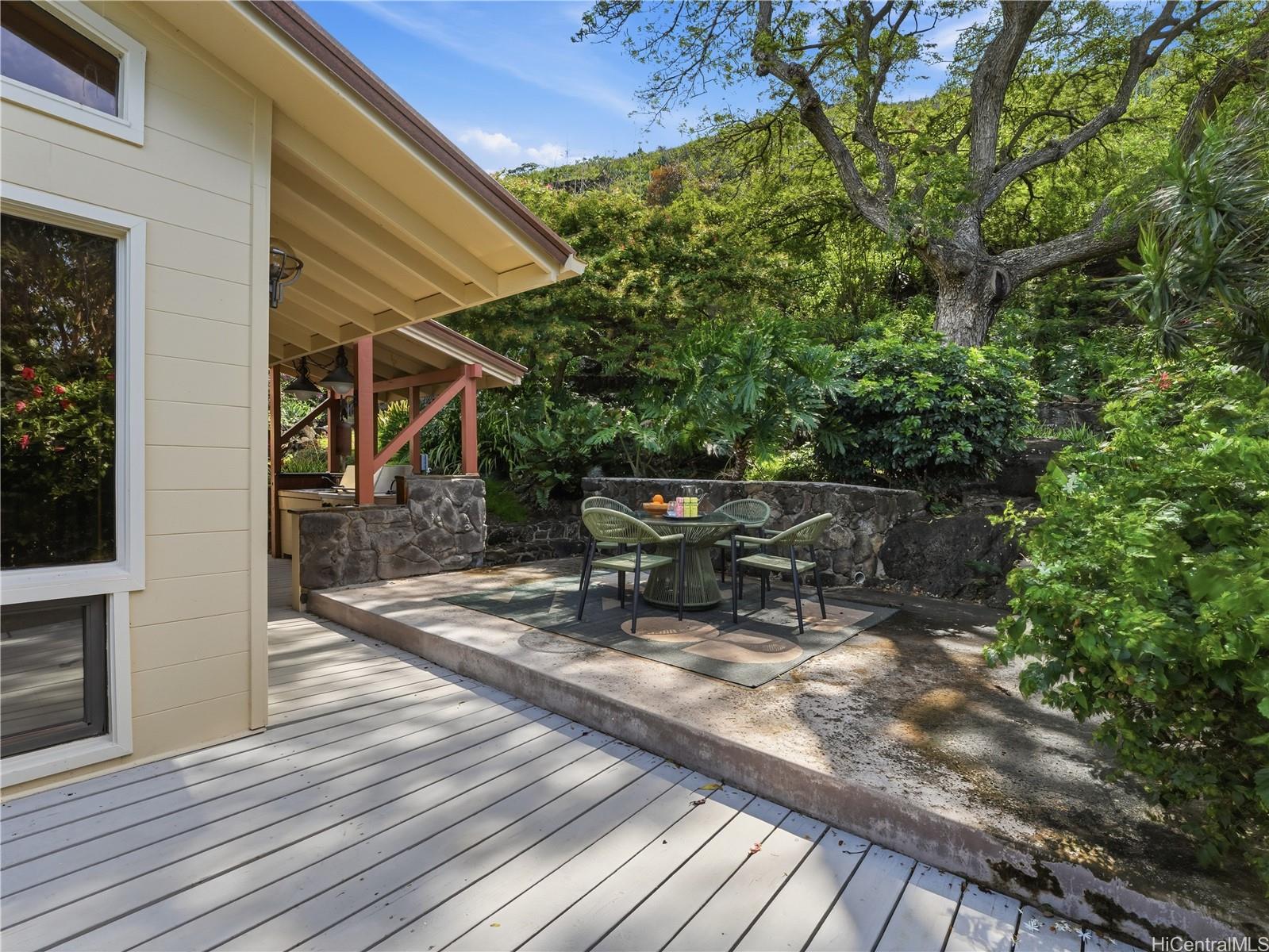 Photo 23 of 25