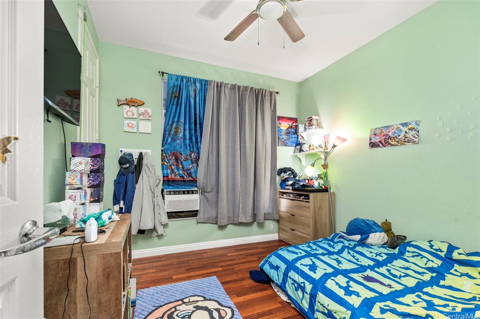 Photo 22 of 25