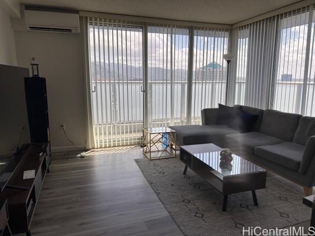 Photo 8 of 25