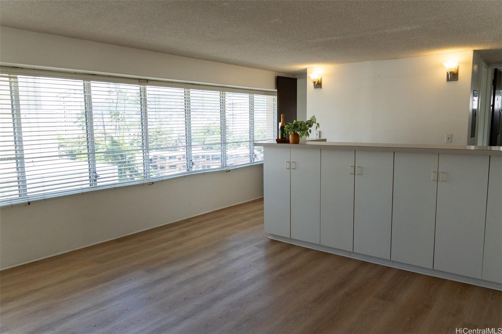 2525 Date Street 605