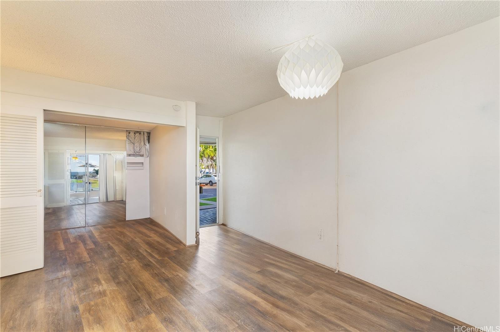 87-561 Farrington Highway  Unit 109