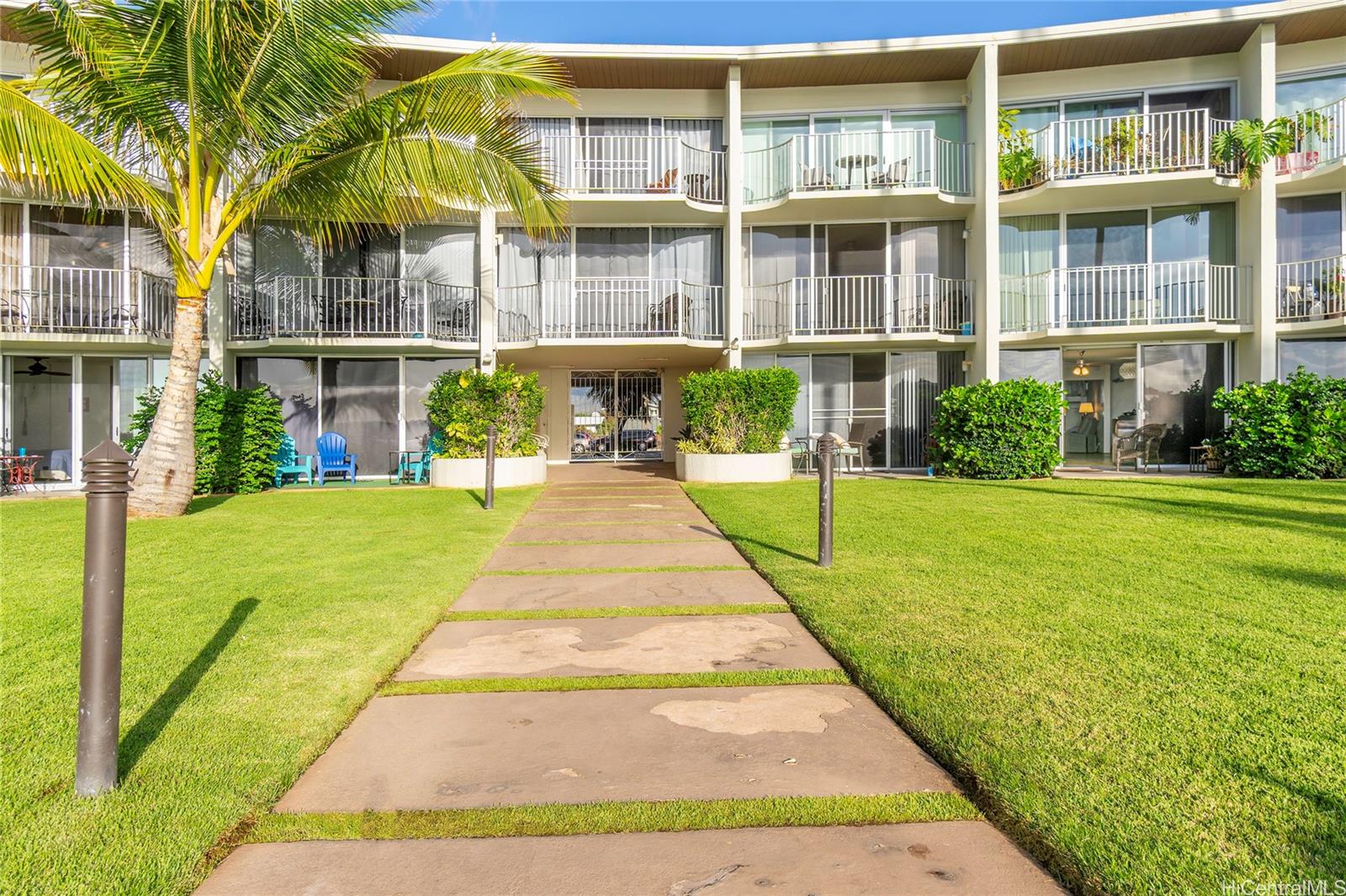 87-561 Farrington Highway  Unit 109