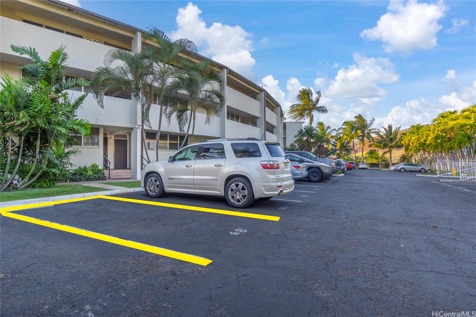 87-561 Farrington Highway  Unit 109
