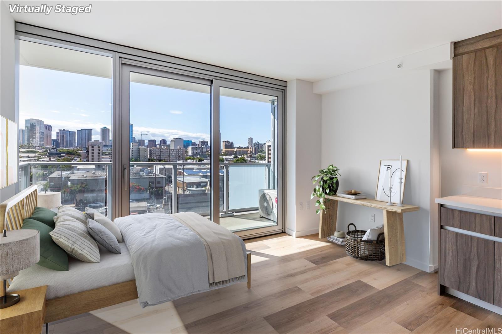 1515 Liona Street  Unit 708