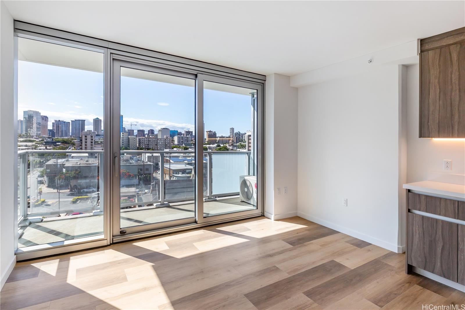 1515 Liona Street  Unit 708