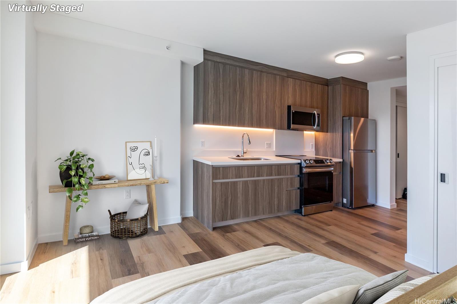1515 Liona Street  Unit 708