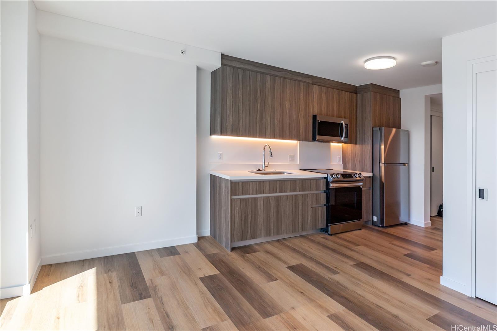 1515 Liona Street  Unit 708