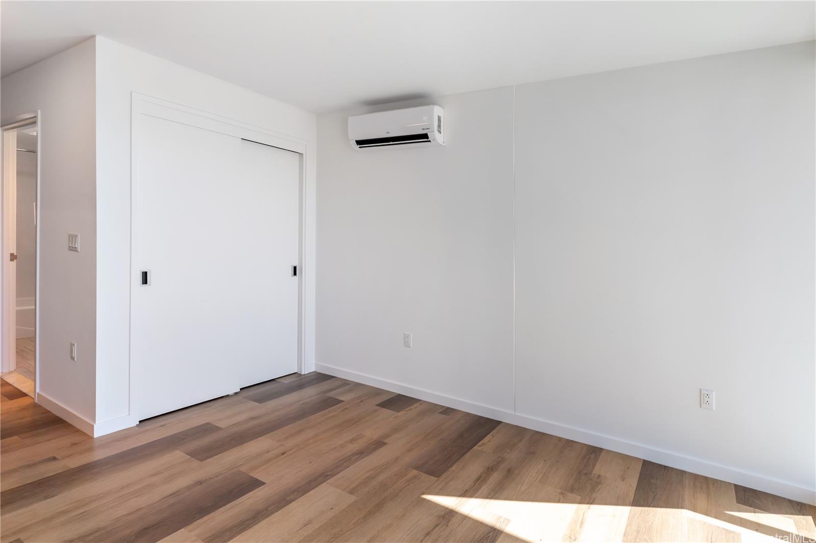 1515 Liona Street  Unit 708