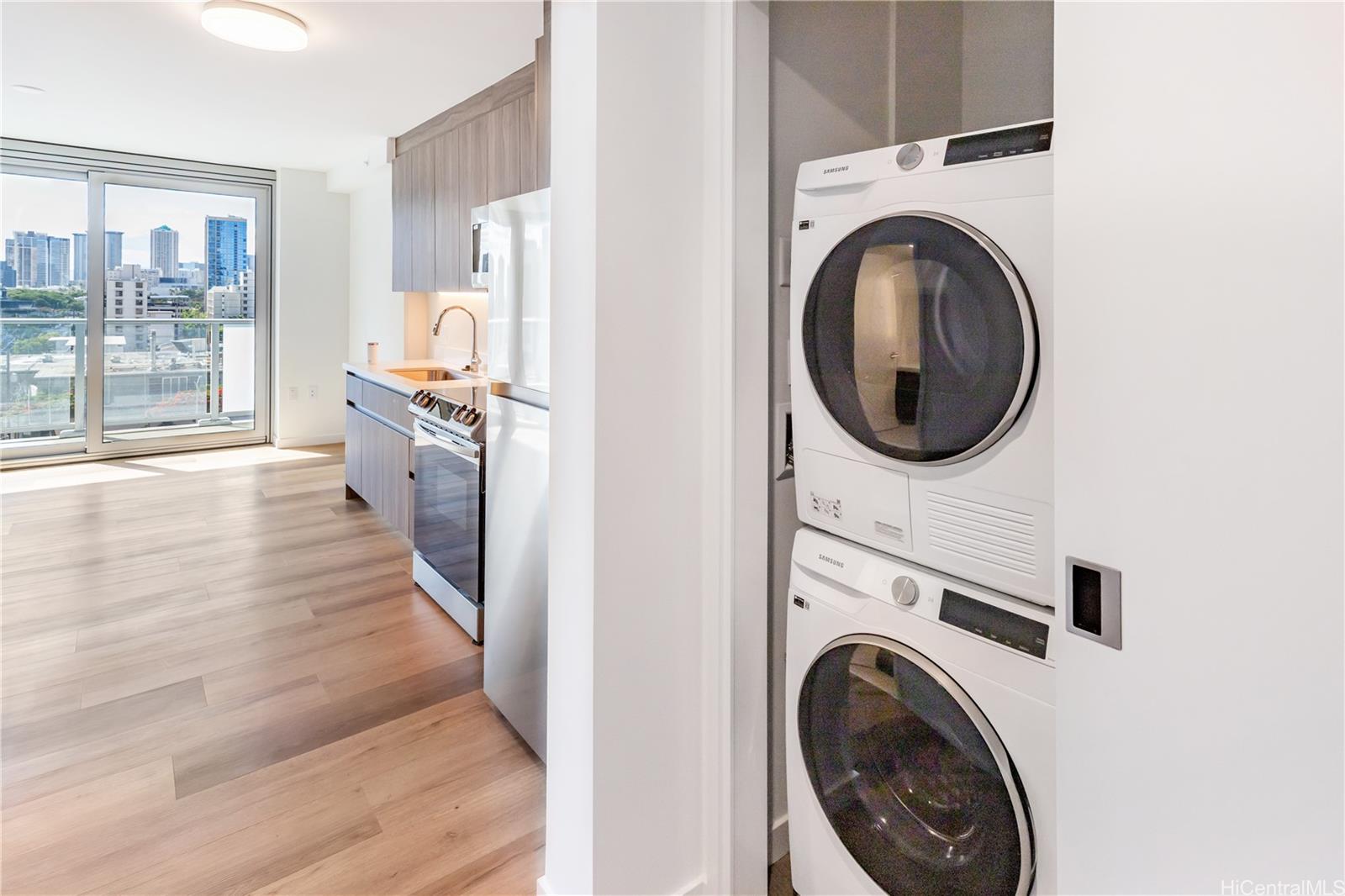 1515 Liona Street  Unit 708