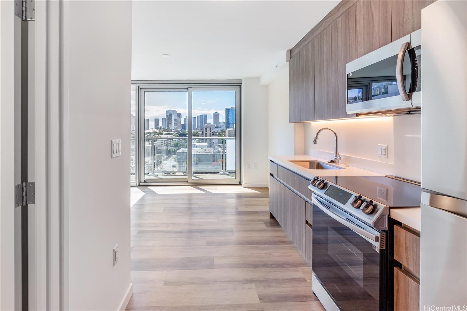 1515 Liona Street  Unit 708