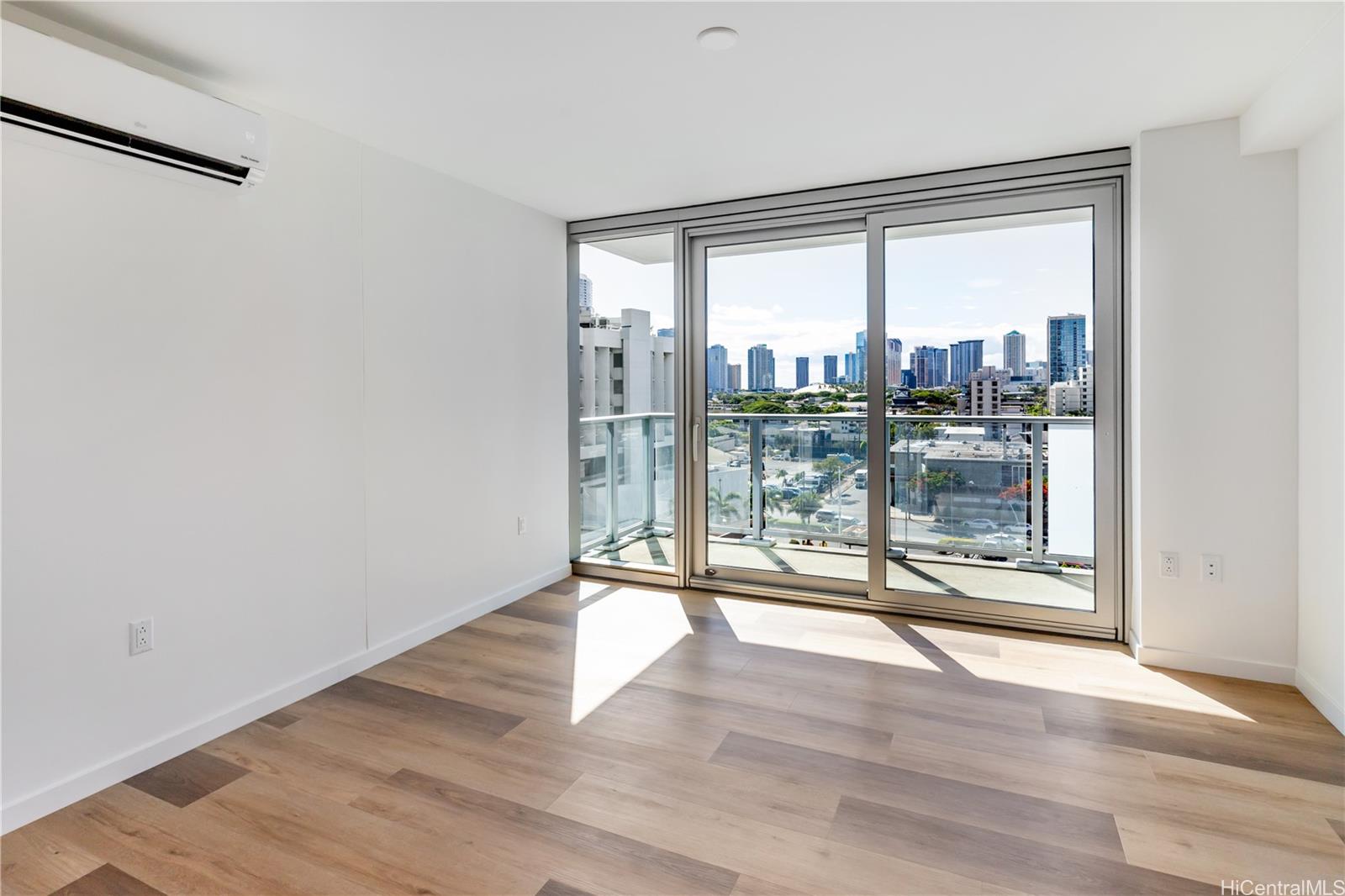 1515 Liona Street  Unit 708
