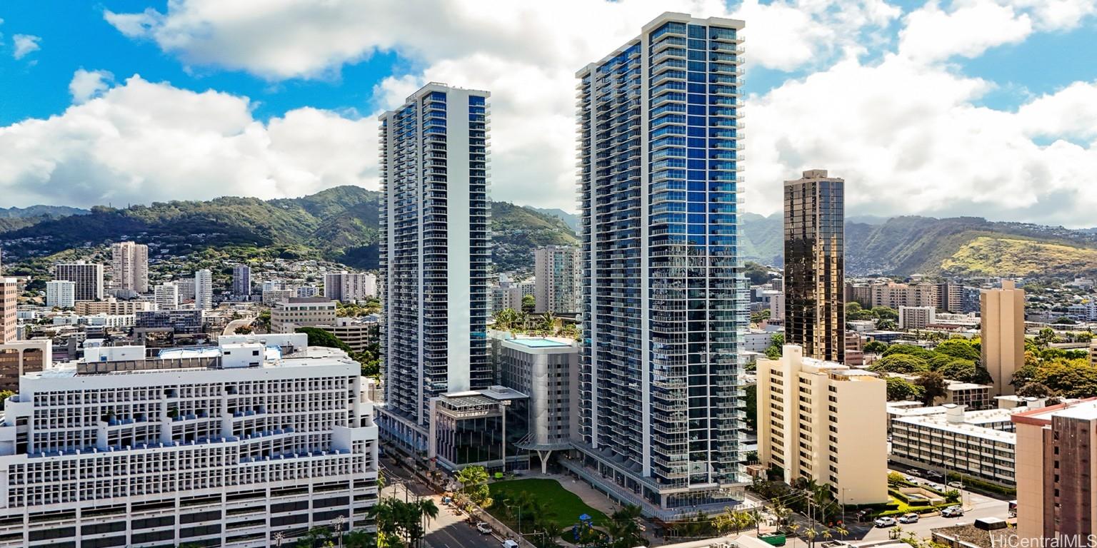 1515 Liona Street  Unit 1008