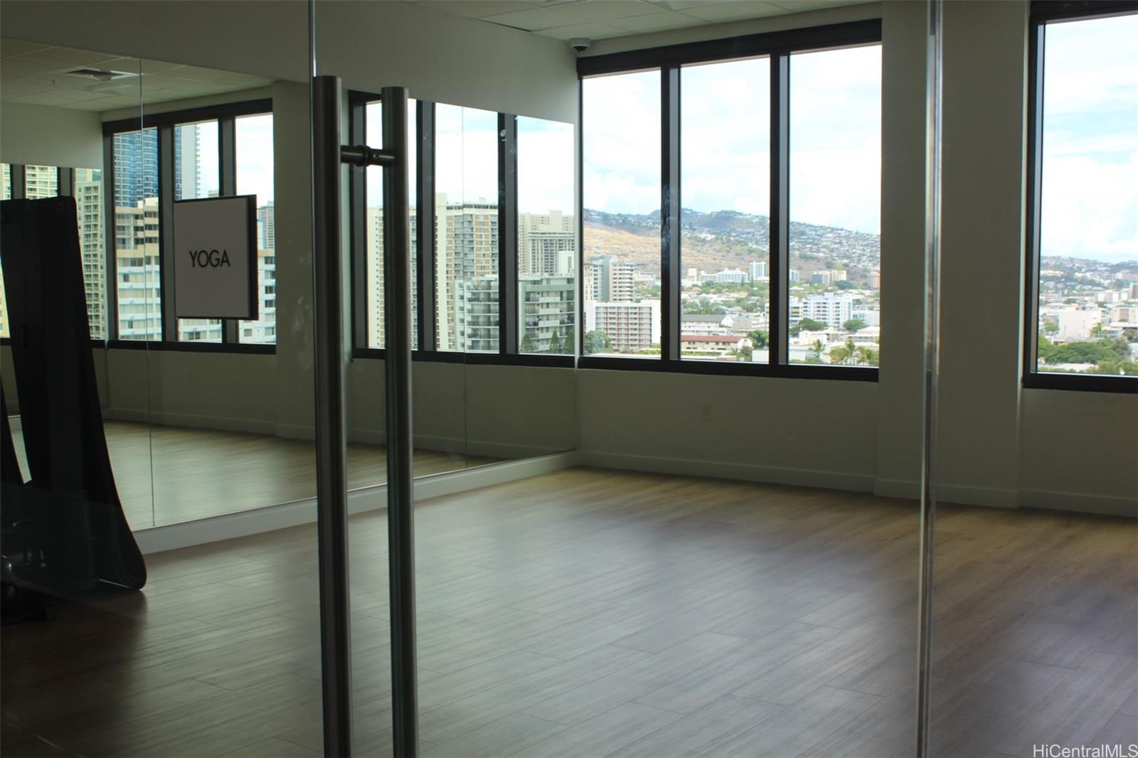 1515 Liona Street  Unit 1008