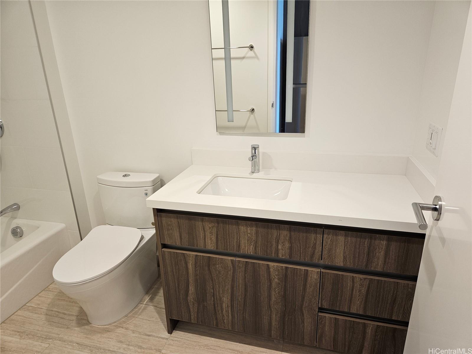 1515 Liona Street  Unit 1008