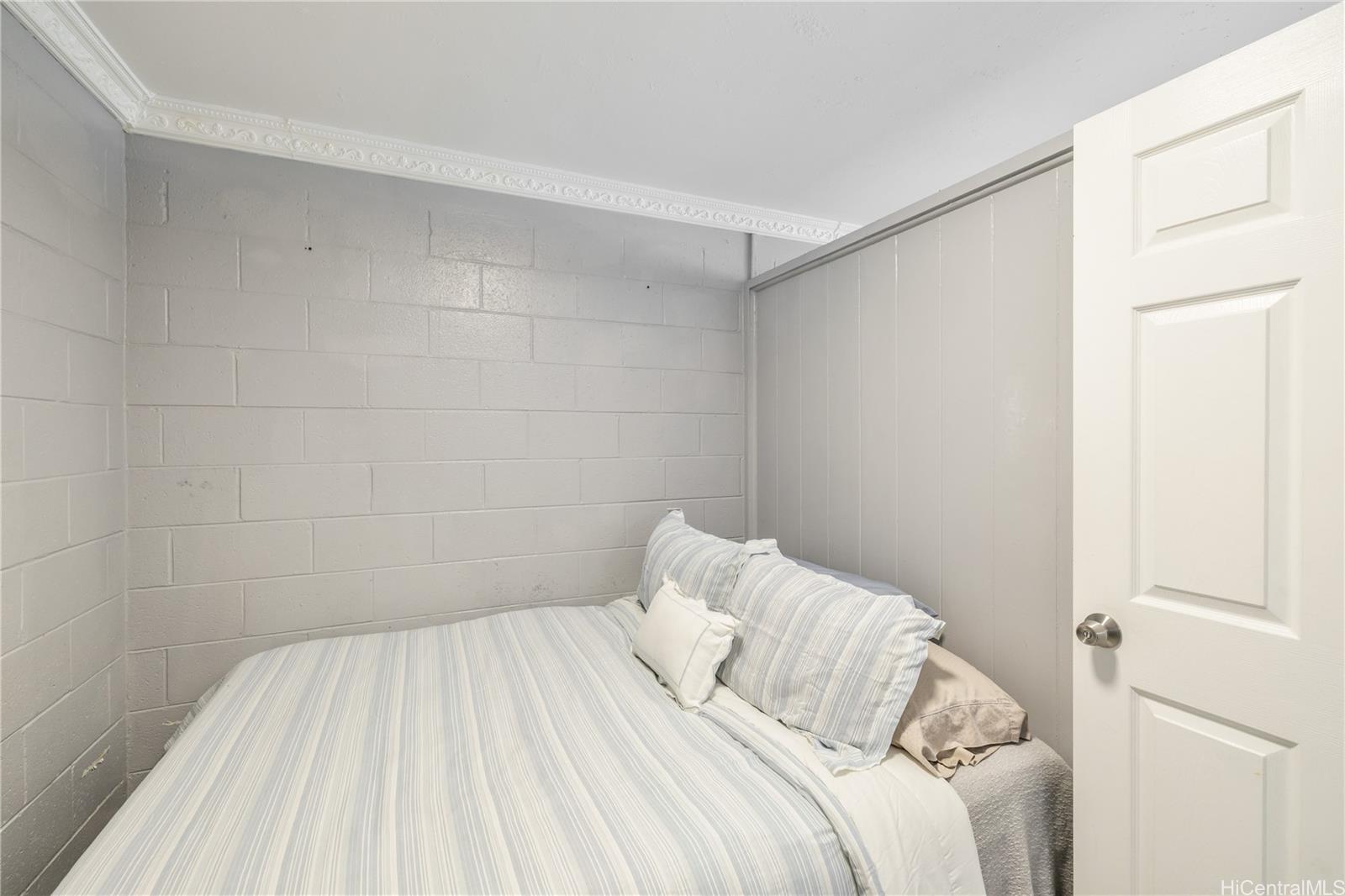636 Nalanui Street  Unit 404