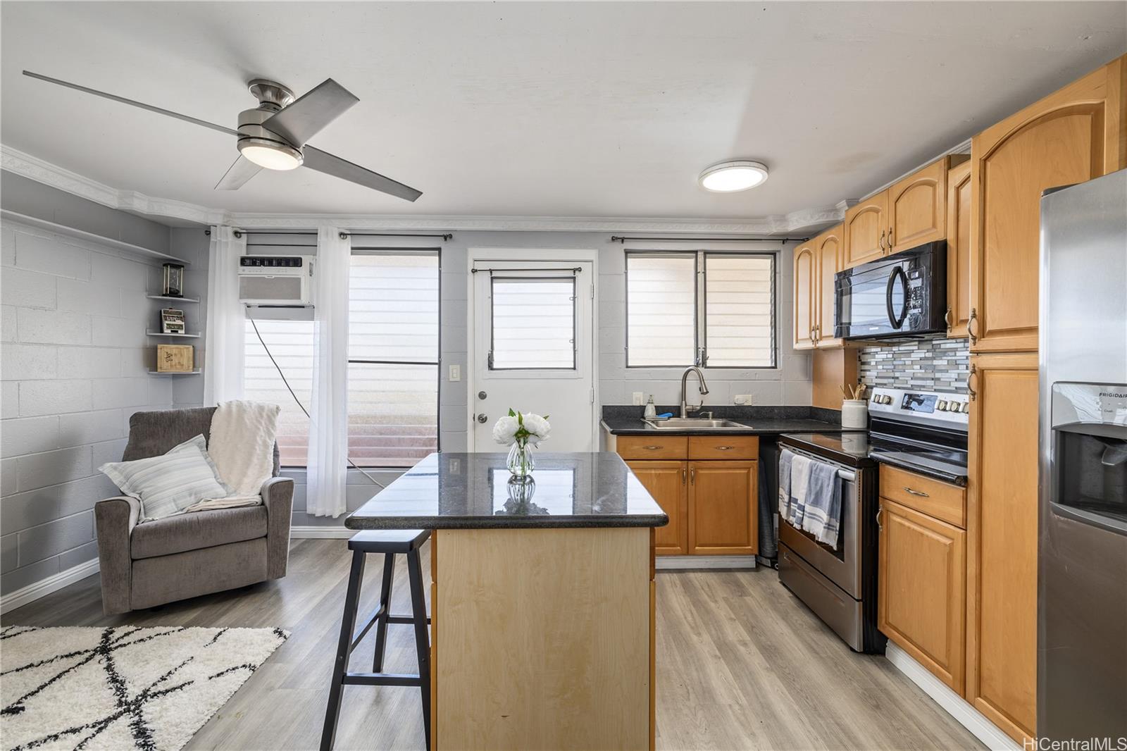 636 Nalanui Street  Unit 404