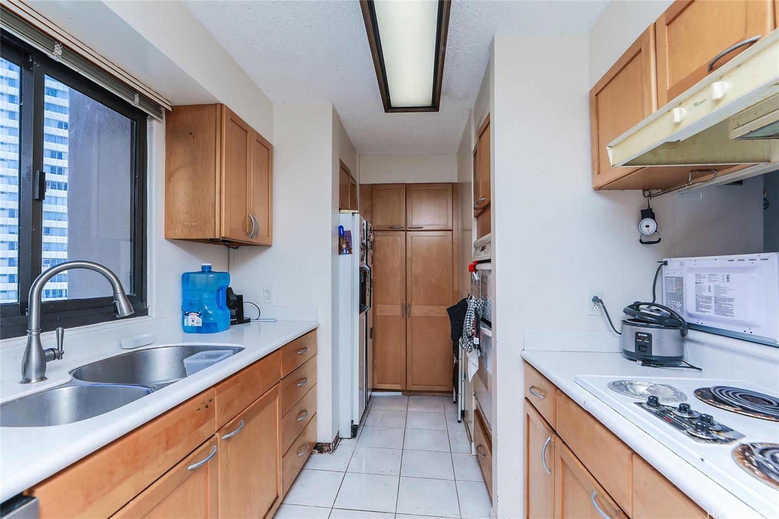 583 Kamoku Street  Unit DH1001