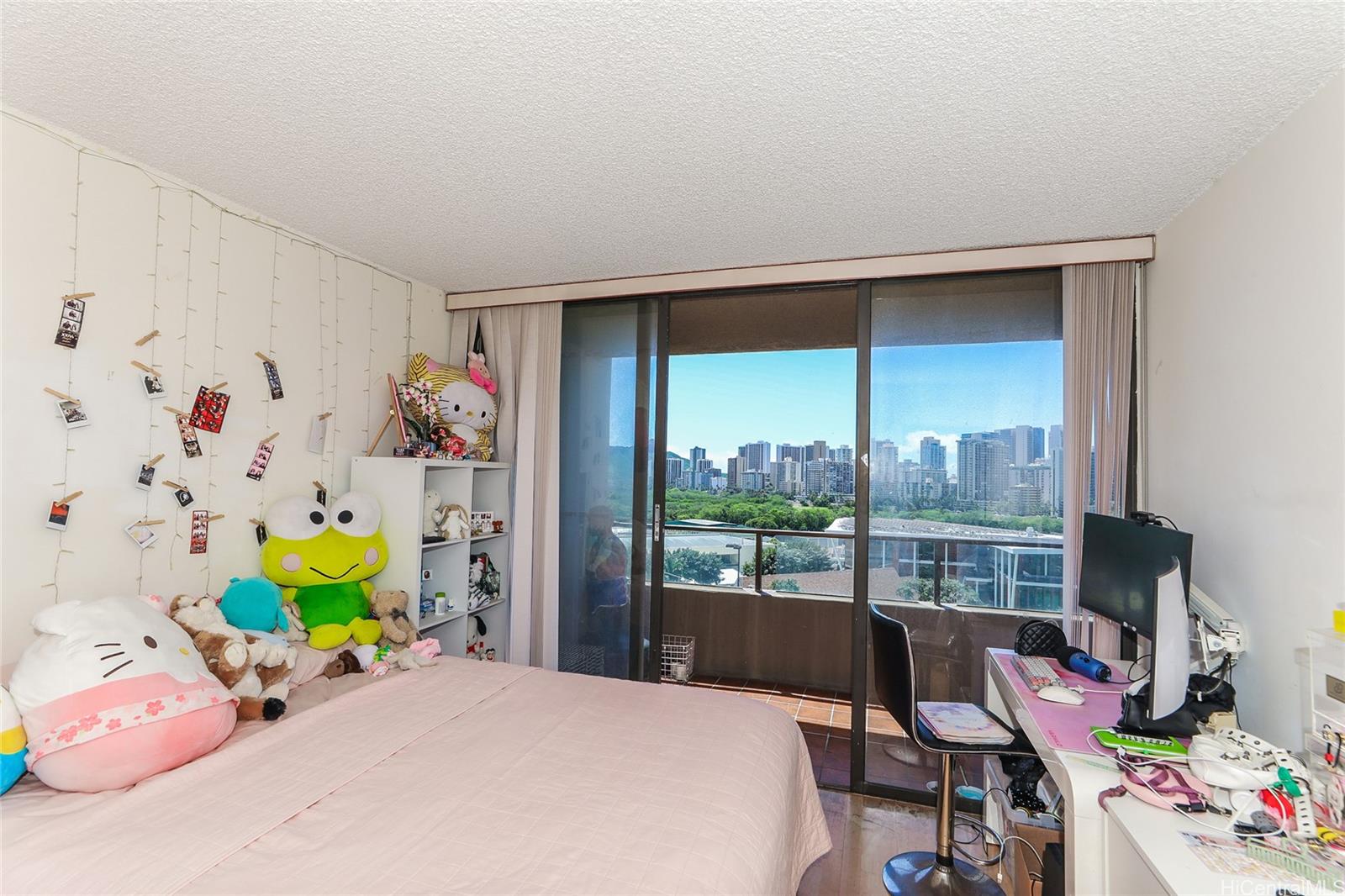 583 Kamoku Street  Unit DH1001