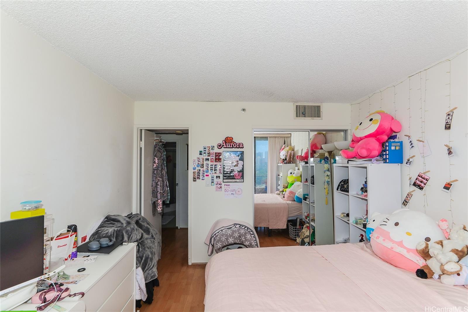 583 Kamoku Street  Unit DH1001