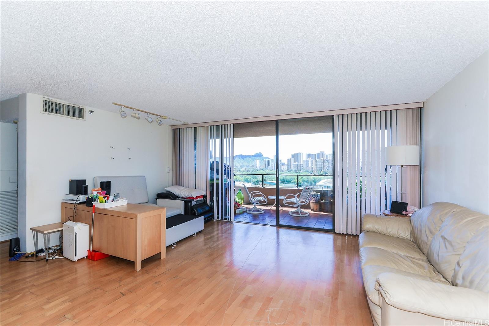 583 Kamoku Street  Unit DH1001