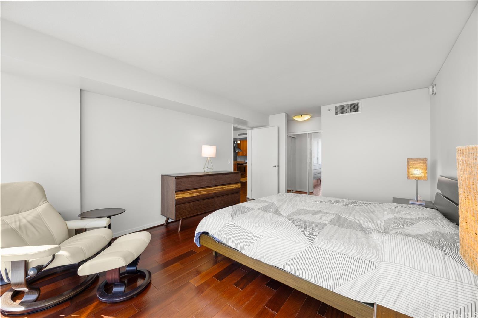 1296 Kapiolani Boulevard  Unit II4206