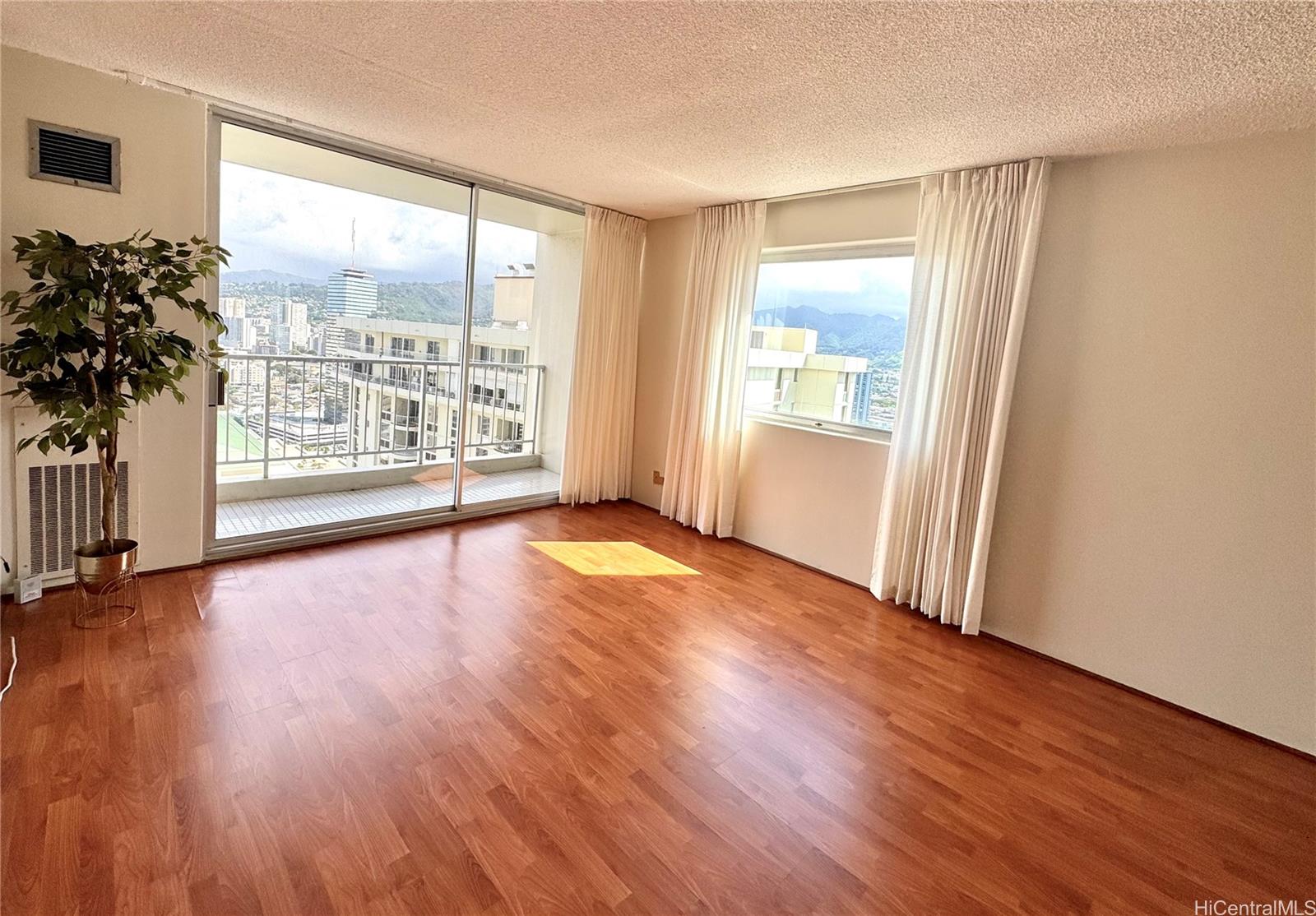 400 Hobron Lane 3214
